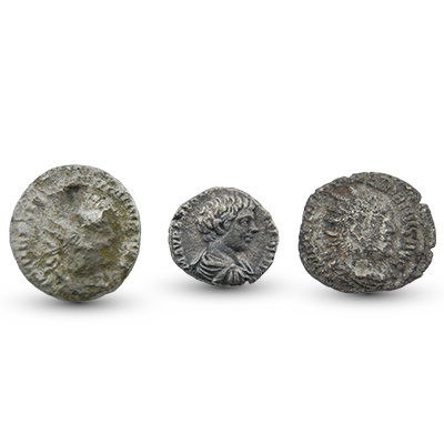 Set van drie Romeinse munten 3